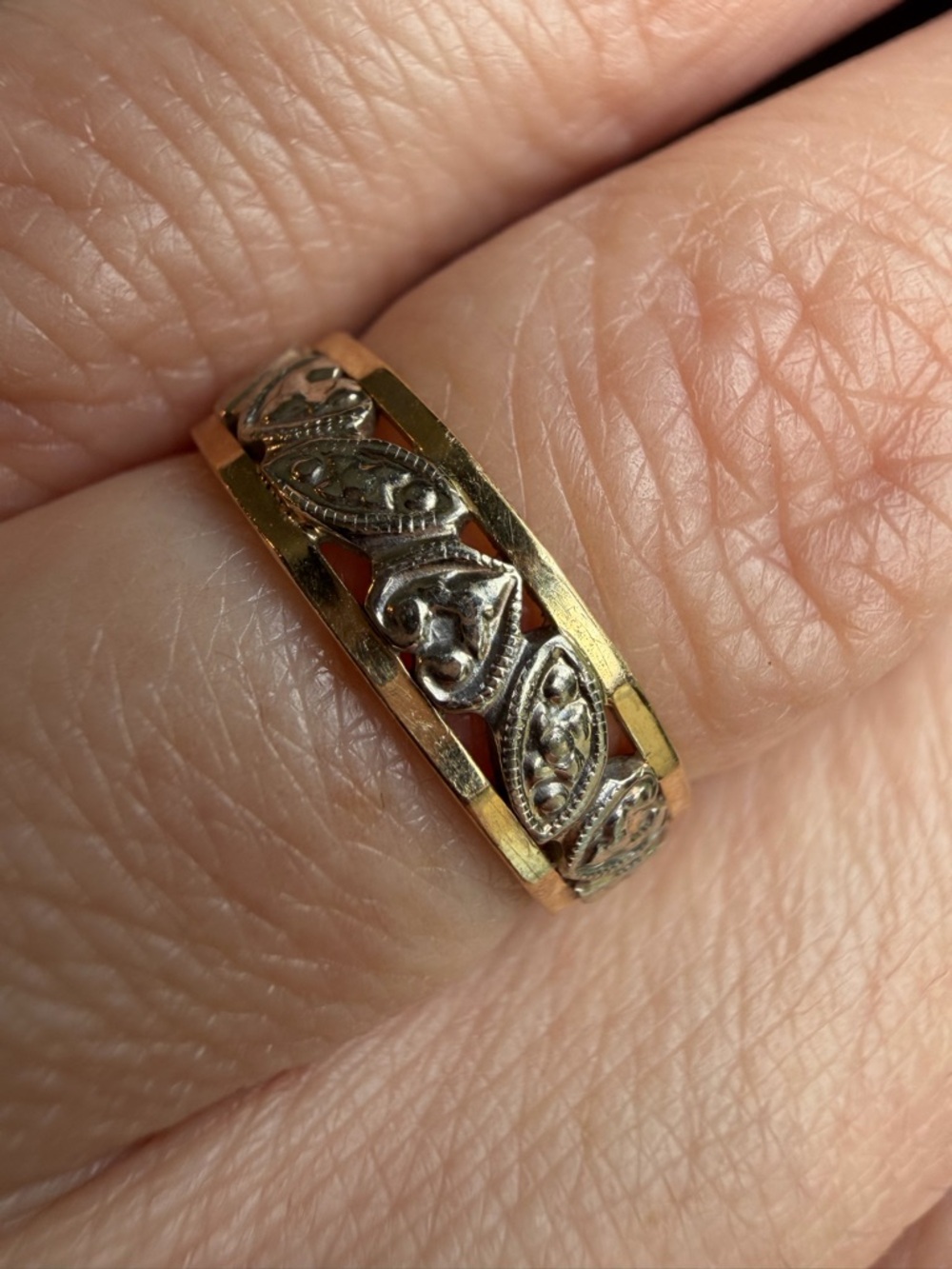 1930s Antique Art Deco 14k Yellow
White Gold Filigree Carved Heart Band - Picture 5 of 9